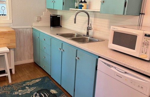 Minden Cabaña | Beautiful 2 Bedroom Cottage on Minden Lake