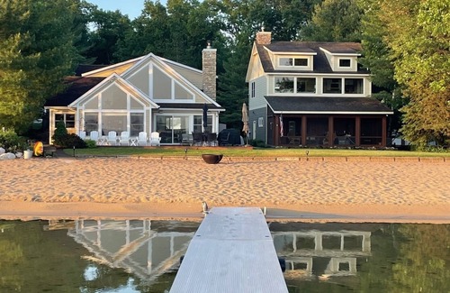 Baldwin Casa | Beautiful 2 bedroom/1 Bathroom Guest House on Big Star Lake, Sleeps 4