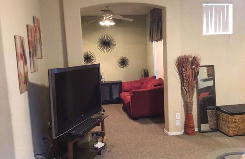 Glendale Casa | Beautiful 2 Bedroom & 2 Bath Home Located in a gated community in Glendale, AZ.