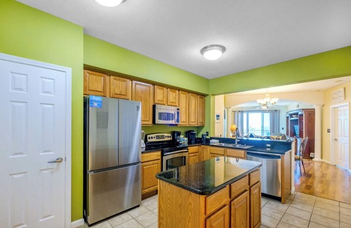 Gulfport Condominio | Beautiful 2 Bedroom / 2 Bathroom Condo w/ Bonus Overlooking the Gulf LT2-403
