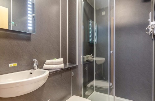 Hele Condominio | Beautiful 2 Bedroom Apartment Ilfracombe Number 2