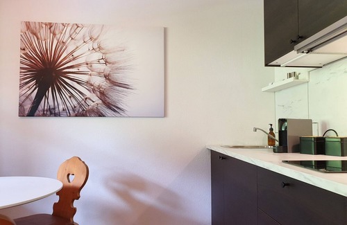 Goetzens Apartamento | "Beautiful 2-bedroom apartment with balcony and free parking."
