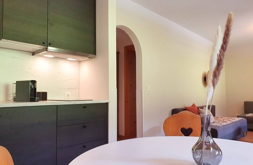 Goetzens Apartamento | "Beautiful 2-bedroom apartment with balcony and free parking."