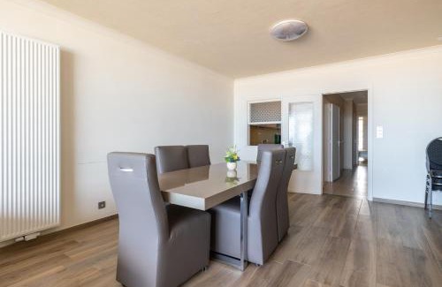 Mariakerke Apartamento | Beautiful 2-bedroom apartment with sea view in Ostend T74