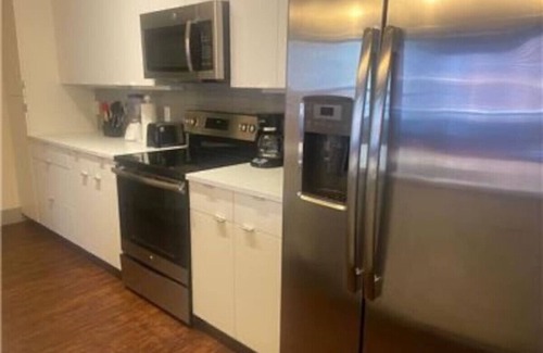 The Galleria Apartamento | Beautiful 2 bedroom Condo near Galleria Mall