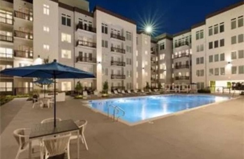 The Galleria Apartamento | Beautiful 2 bedroom Condo near Galleria Mall