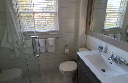 North Bay Casa | Beautiful 2 Bedroom Home in the Heart of North Bay