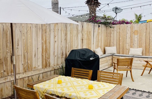 Golden Hill Cabaña | ⭐️Beautiful 2 bedroom home with patio ☀️Great neighborhood! close to everything!