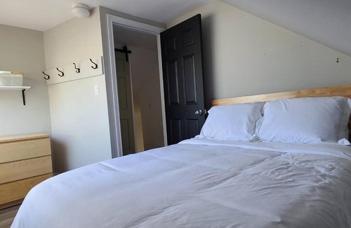 North Bay Casa | Beautiful 2 Bedroom Home in the Heart of North Bay