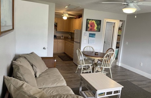 Laie Apartamento | Hermoso apartamento de 2 dormitorios en la playa de Hukilau.- 30 noches mínimo