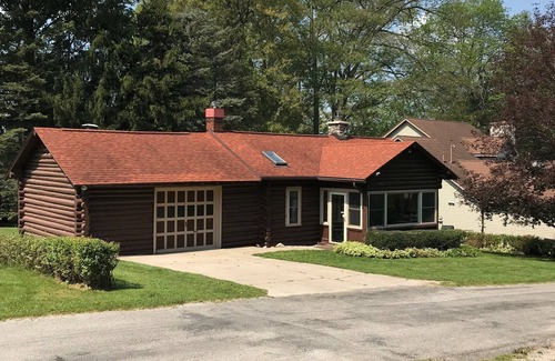 Herron Casa | Hermosa casa de madera de 2 dormitorios en el extremo sur de Hubbard Lake