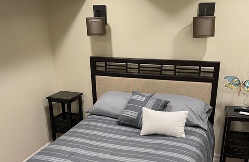 Wrigleyville Apartamento | Beautiful 2 Bedroom Next To Wrigley Field!