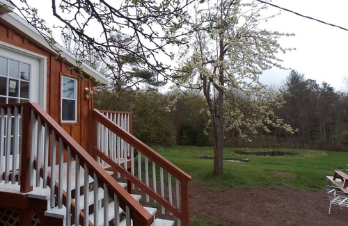 Liberty Cabina | Hermosa cabaña de 2 dormitorios recientemente renovada. Ubicado en una granja de 15 acres