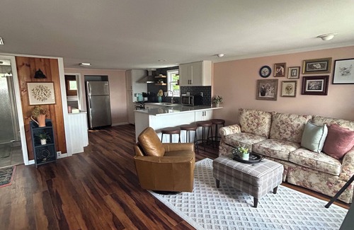 Tawas City Cabina | Beautiful 2-bedroom cabin in East Tawas