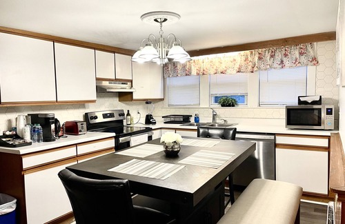 Shrewsbury Casa | Beautiful 2 Bedrooms with 2 Beds in Shrewsbury
