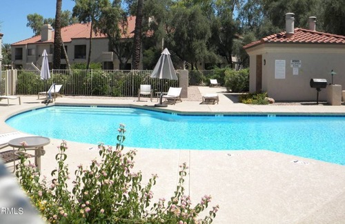 Scottsdale Ranch Apartamento | Beautiful 2 Br. Apartment (218149) by Houzlet