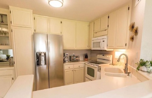 Rancho Bernardo Apartamento | Beautiful 2 Br. Apartment (316923) by Houzlet