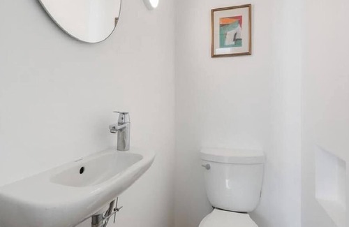 Little Woods Condominio | Beautiful 2 Br. Condo (366424) by Houzlet