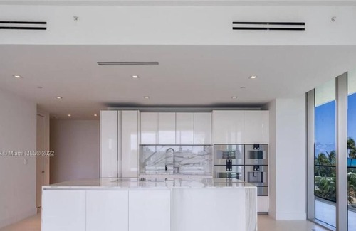 Bal Harbour Condominio | Beautiful 2 Br. Condo (325085) by Houzlet