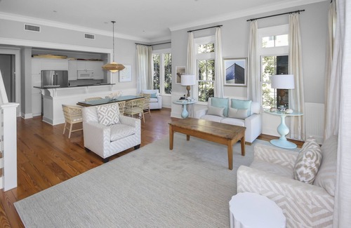 Beach District Condominio | ALQUILER NUEVO * Hermoso 2 BR * WaterColor * 6 WaterColor Blvd # 201 * Pasos a la playa y piscina comunitaria