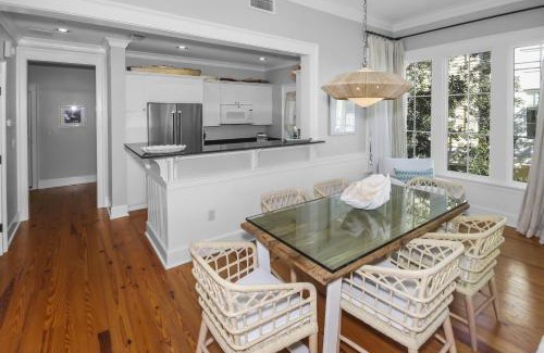 Beach District Apartamento | Beautiful 2 BR WaterColor 6 WaterColor Blvd #201 Steps to Beach Club condo