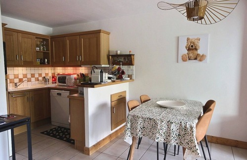 Bourg-Saint-Maurice Apartamento | Hermoso apartamento de 2 habitaciones con balcón, parking y WiFi en Bourg St Maurice