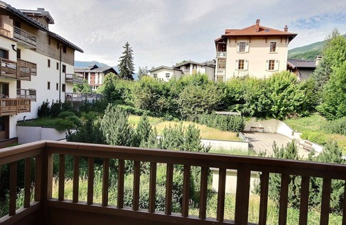 Bourg-Saint-Maurice Apartamento | Hermoso apartamento de 2 habitaciones con balcón, parking y WiFi en Bourg St Maurice