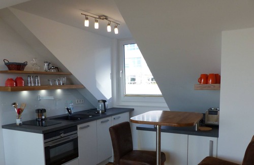 Wersten Apartamento | Precioso ático de 2 habitaciones en el centro del parque con un lago.
