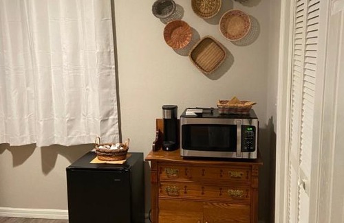 Bayonet Point Casa | Beautiful 2 Room Suite with Private Bath