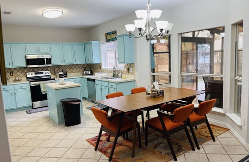Irving Casa | Beautiful 2-story Lakefront Home @ Irving Lake - Sleeps 8