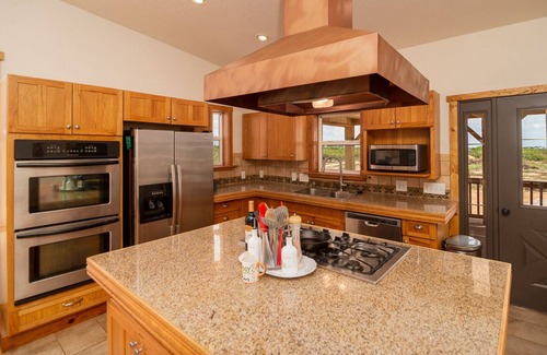 Hereford Casa | Beautiful 2 Story with Mountain Views