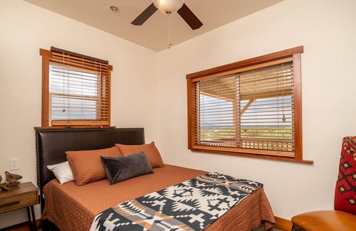 Hereford Casa | Beautiful 2 Story with Mountain Views