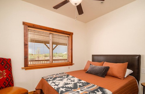 Hereford Casa | Beautiful 2 Story with Mountain Views