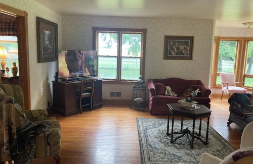 Shawano Casa | Beautiful 20 acre ranch just outside of Shawano!