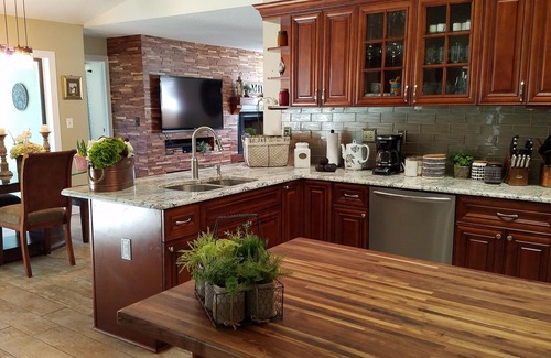 Palm Harbor Casa | Hermosa 2500 pies cuadrados Palm Harbor Home 5 millas de la playa