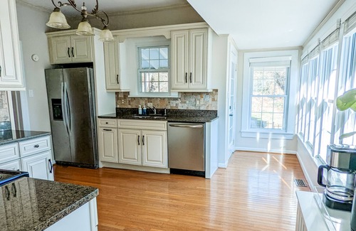 Marion Casa | Beautiful 2bd/2ba house in Downtown Marion minutes to Blueridge Pkwy/Lake James