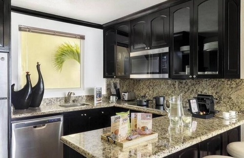Puerto Juárez Villa | Beautiful 2bd suite in Villa Del Palmar Cancun!