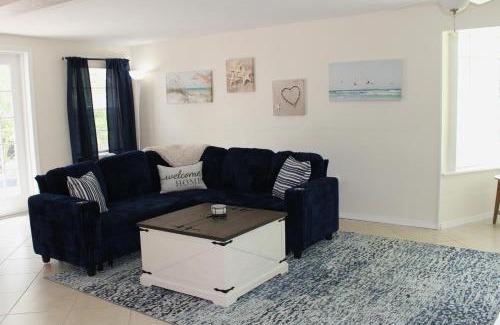 Alabama Grove Terrace Casa | Beautiful 2bd with River Views & Amazing Sunsets in Ft Myers