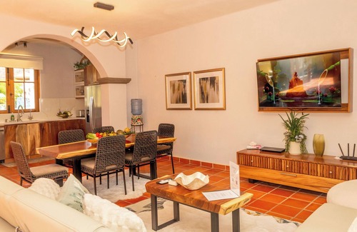 Nopolo Casa | Beautiful 2bedroomHome, nearby the community pool By Casago