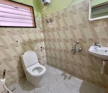 Himayatnagar Apartamento | Beautiful 2bhk centrally located with free parking