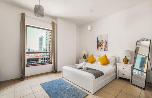 Dubai Marina Apartamento | Beautiful 2BR & 4BR Apartments on JBR Beach, Walking Distance to Bluewaters Island - By Sunkissed Holiday Homes