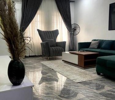 Lagos Apartamento | Beautiful 2Br Apt in Ogba, Ikeja, Lagos
