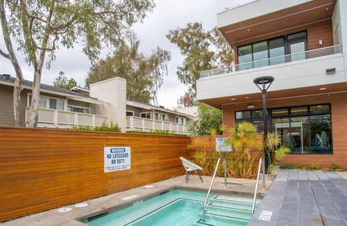 Cupertino Apartamento | Beautiful 2BR in Cupertino, Pool + Pet-Friendly