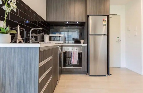 Newton Casa | Beautiful 2BR Unit next to Myers Park Zodiak Stays