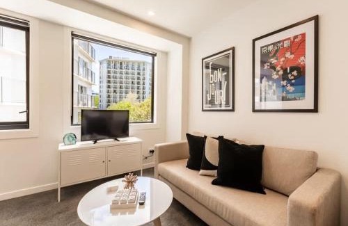 Newton Apartamento | Beautiful 2BR Unit next to Myers Park Zodiak Stays