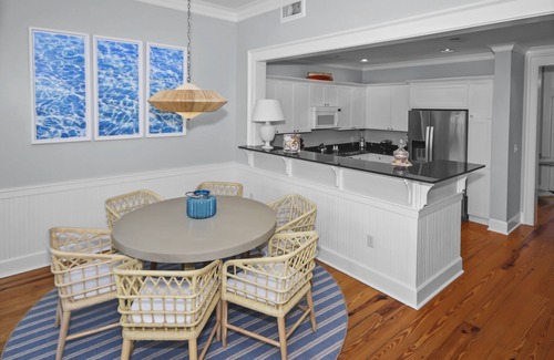 Beach District Condominio | Hermoso 2BR WaterColor condo * 6 WaterColor Blvd # 202 * Pasos para el Beach Club