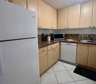 The Crossings Apartamento | Beautiful 2brm condo w free parking fast WiFi