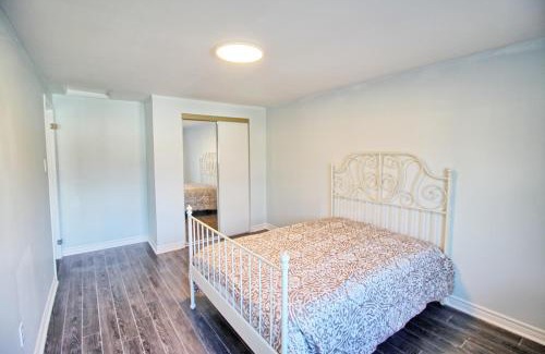 Thornhill Casa | Beautiful 2nd floor Bedroom
