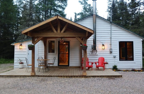 Machar Cabaña | Beautiful 3+1 bedroom cottage for rent sleeps 8 surrounded by nature