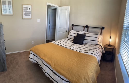 Lincoln Park Casa | Beautiful 3/2 Cozy Home in Cross Roads